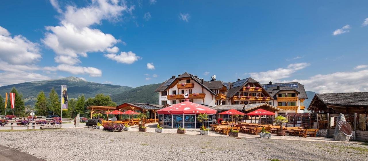 Grizzly Sport & Motorrad Resort Sankt Margarethen im Lungau Eksteriør bilde