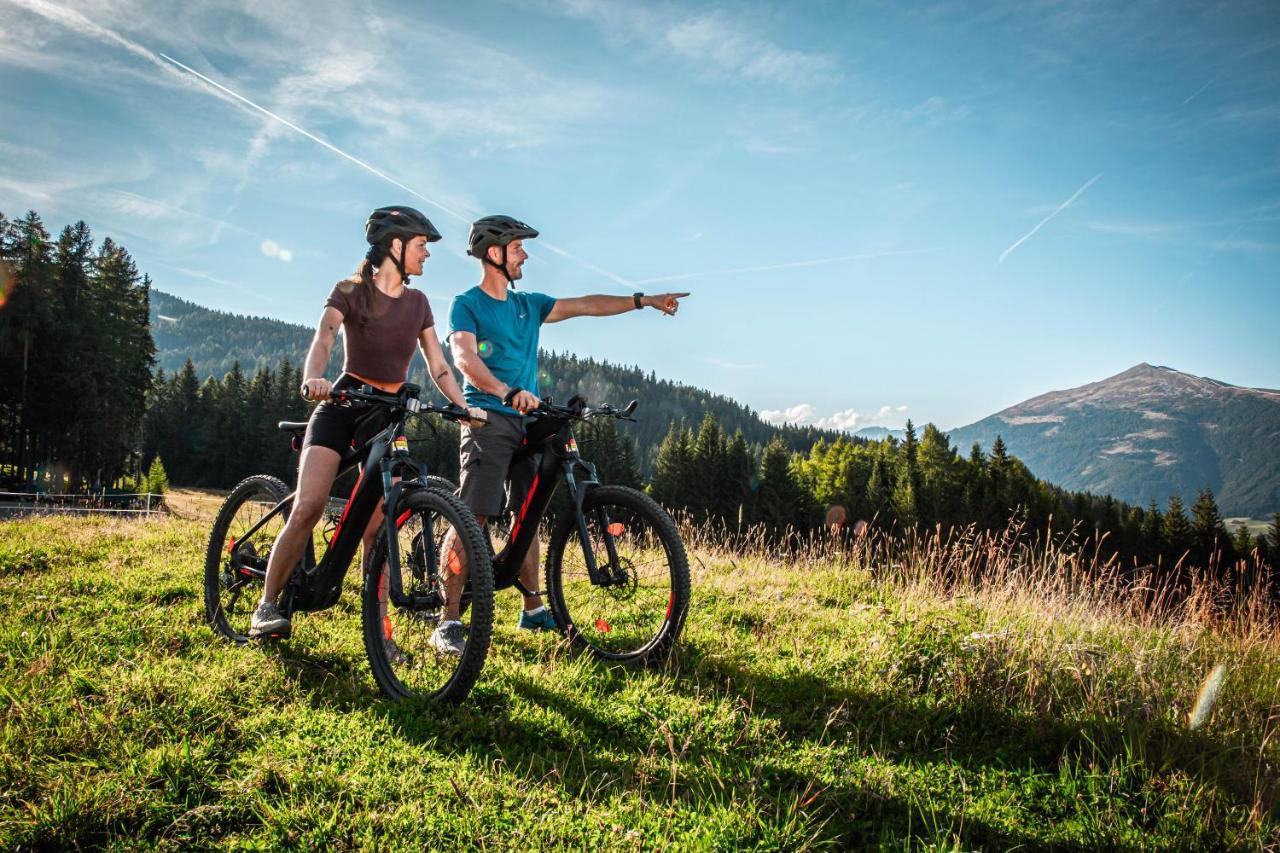 Grizzly Sport & Motorrad Resort Sankt Margarethen im Lungau Eksteriør bilde